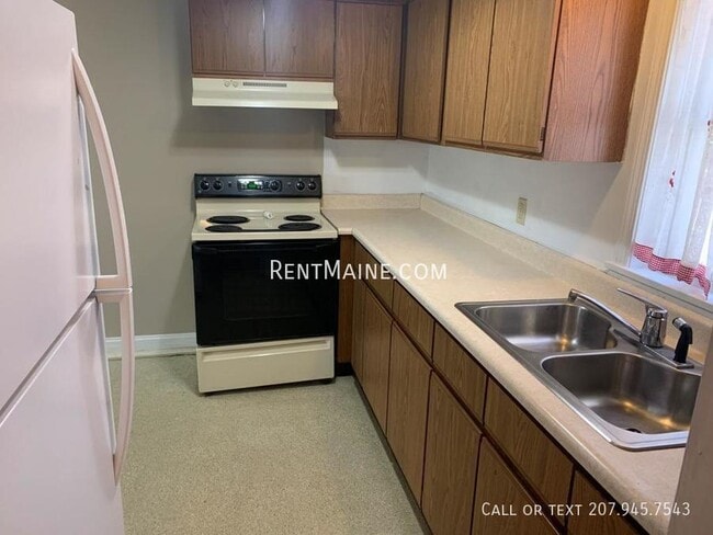 Building Photo - 15 Elm St