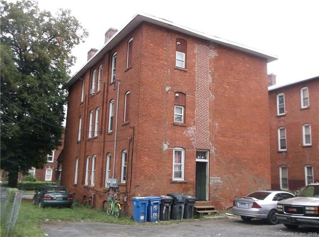 Building Photo - 197 Russ St