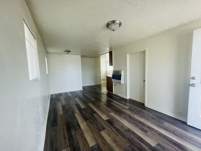 Foto del edificio - 467 McLean Rd