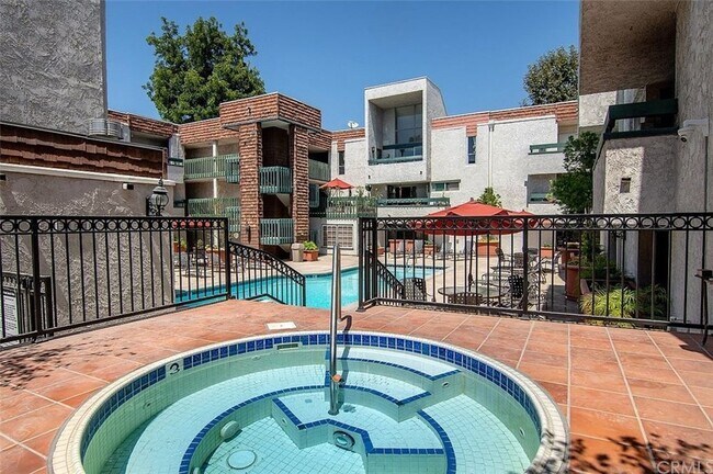 Building Photo - 355 S Los Robles Ave