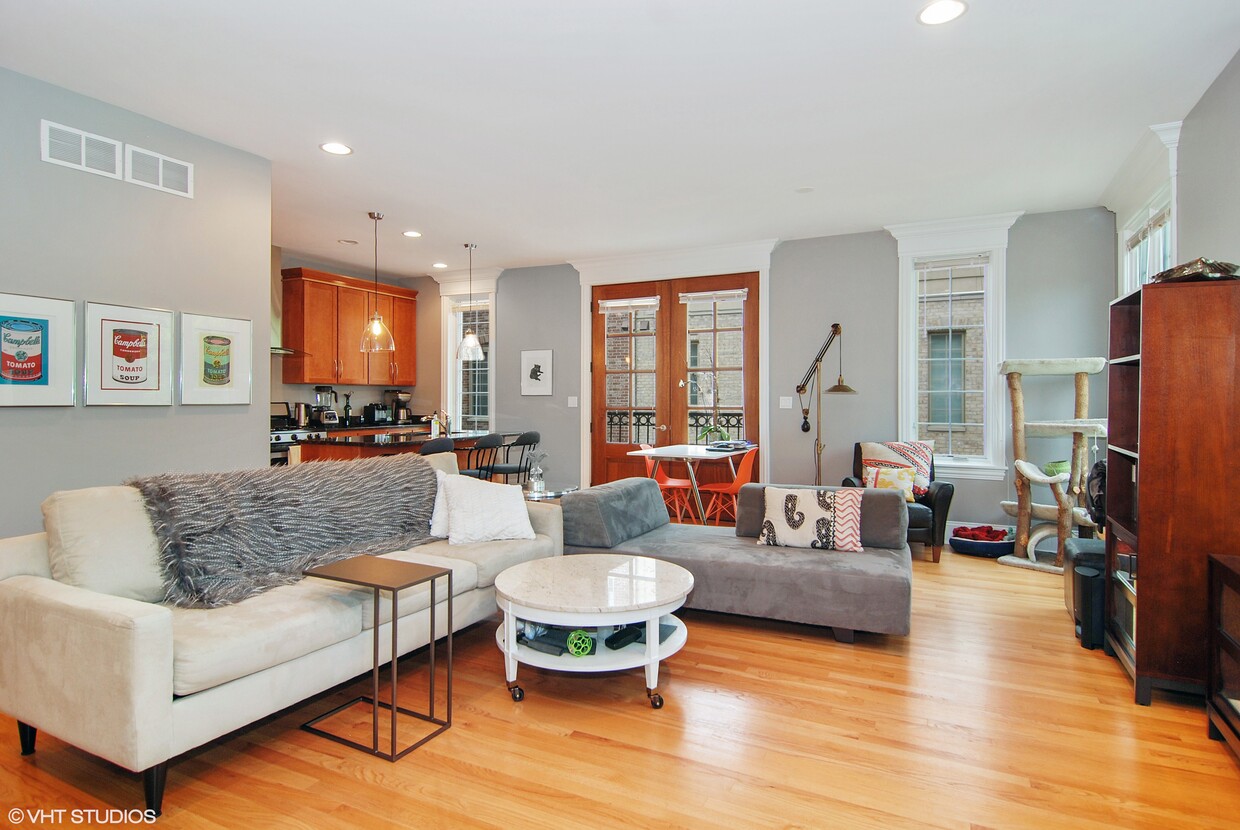 Primary Photo - Modern 2bd/2.5ba Townhouse with Fantastic,...