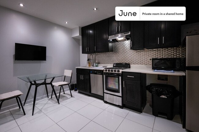 Building Photo - Room in Shared 5 bed/2 bath home in Upper West Side