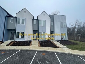 Building Photo - 1512 Yarra St