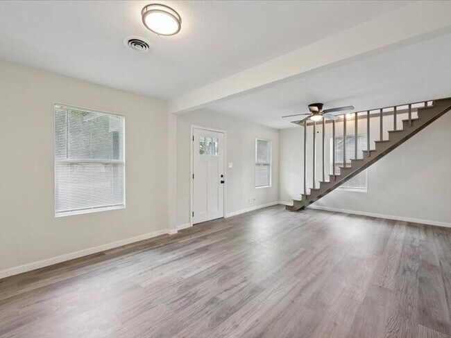 Foto del edificio - 5395 Fairview Ave