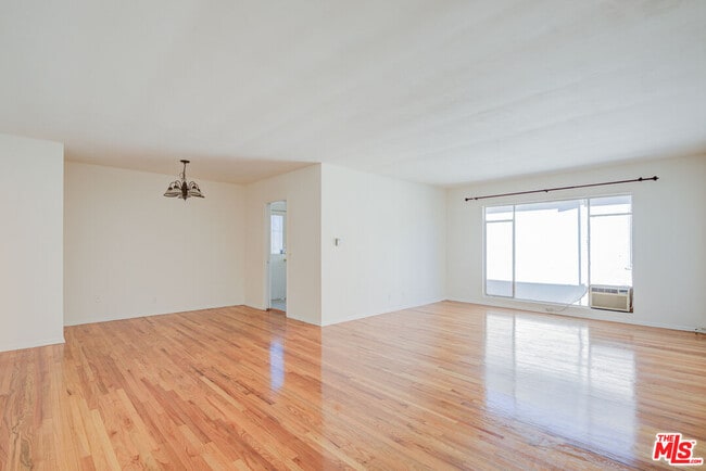 Foto del edificio - 1055 S Wooster St