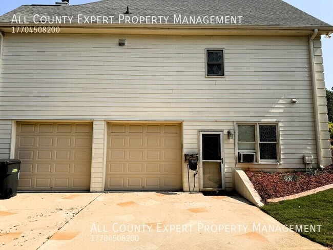 Building Photo - 5760 Charleston Ln