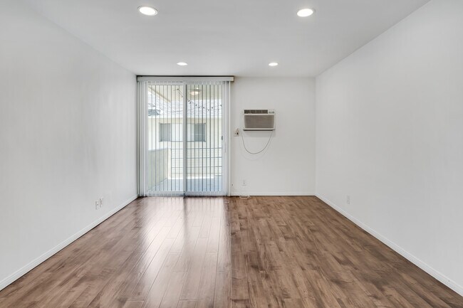 Foto del edificio - 320 S Gramercy Pl