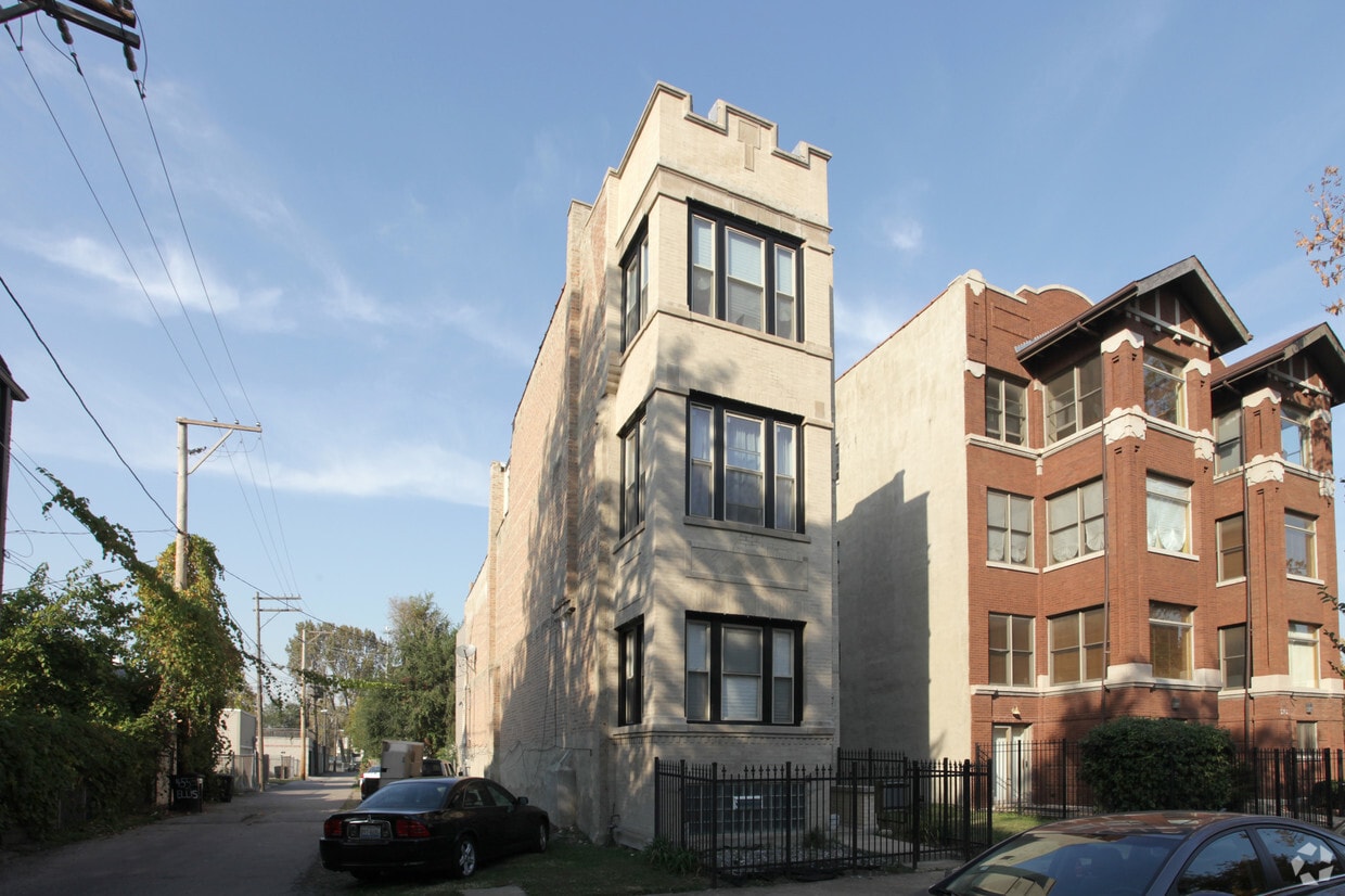 1020 E 46th St Chicago Il 60653 Apartments Chicago Il Apartments Com