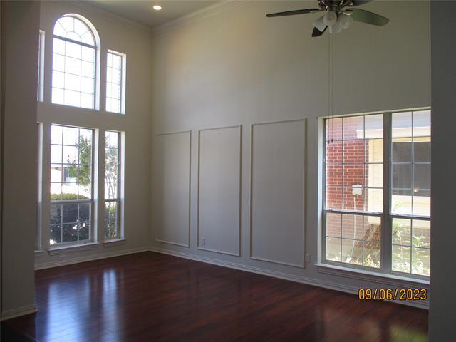 Building Photo - 875 San Jacinto Dr