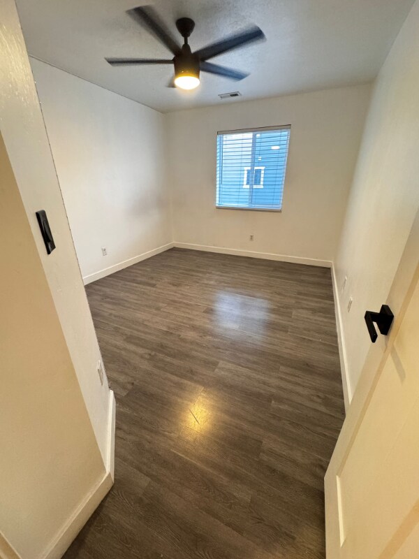 Building Photo - 305 N 680 E