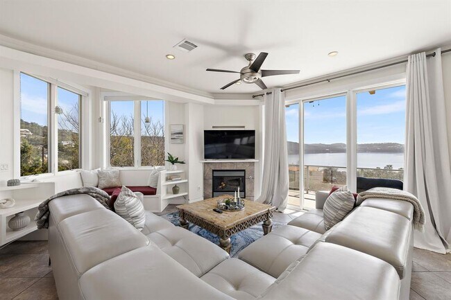 Foto del edificio - 14020 Lakeview Dr