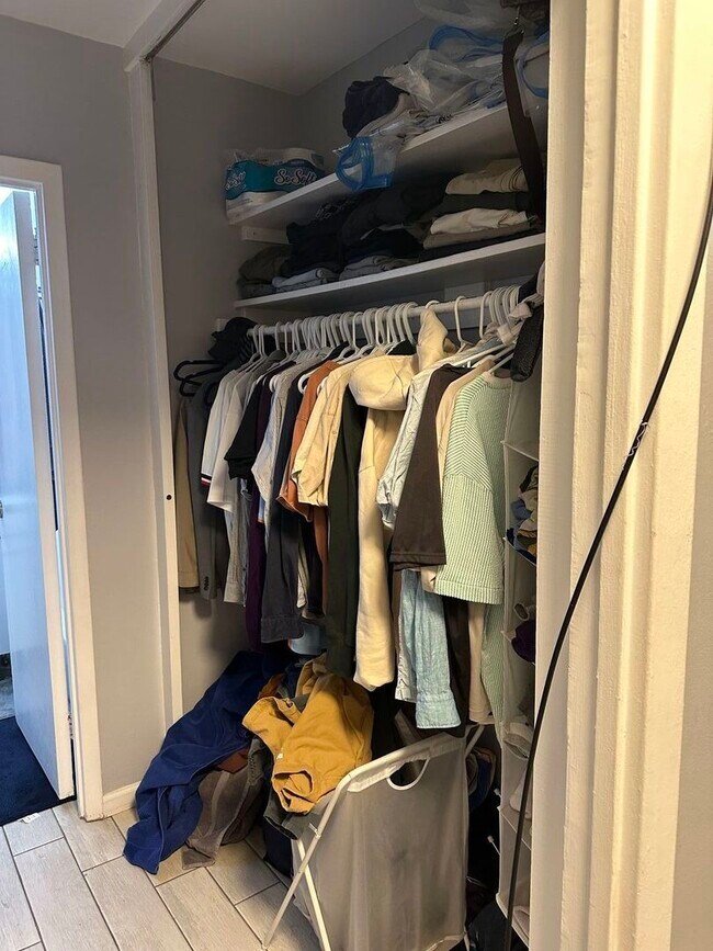 Foto del edificio - 4880 N Marine Dr