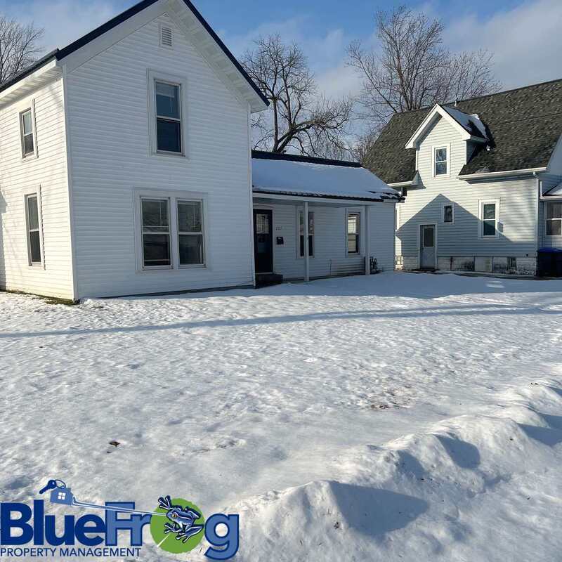 207209 W Hancock St, New London, WI 54961 Condo for Rent in New