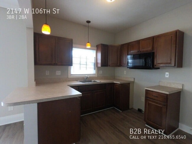 Building Photo - 2147 W 106th St