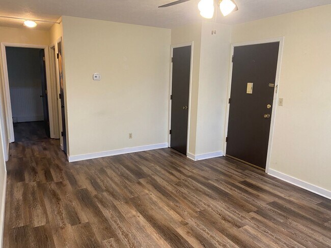 Foto del edificio - 102 College Park Ct