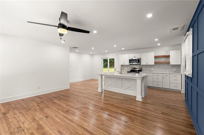 Foto del edificio - 107 Eddie Ln SW