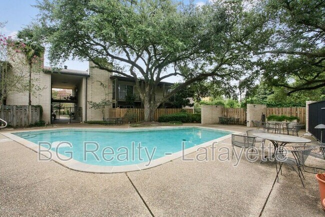 Foto del edificio - 1008 S College Rd