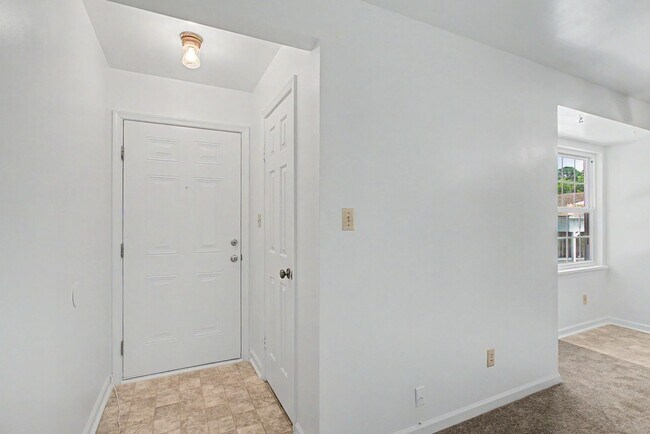 Foto del edificio - 15324-C Warwick Blvd