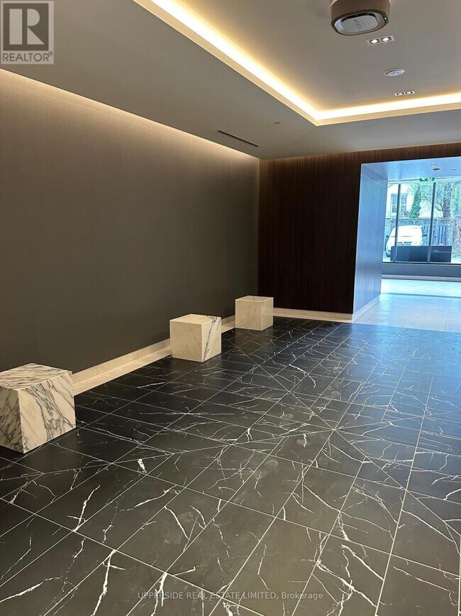 Photo du bâtiment - 500 Dupont St