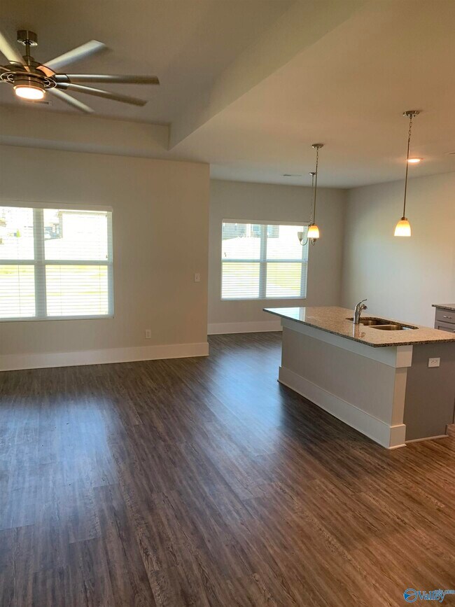 Building Photo - 138 Fernhill Dr NW