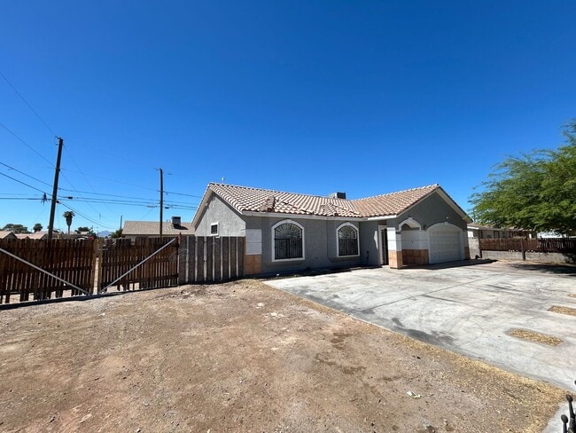 Building Photo - Single Story Home with No HOA