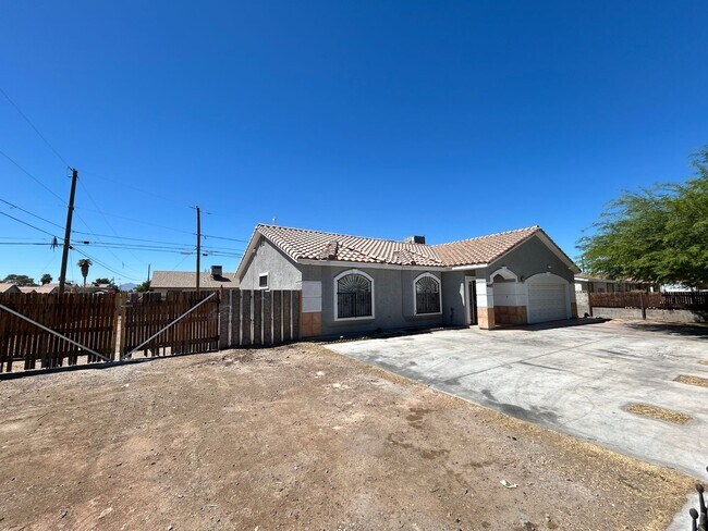Foto del edificio - Single Story Home with No HOA