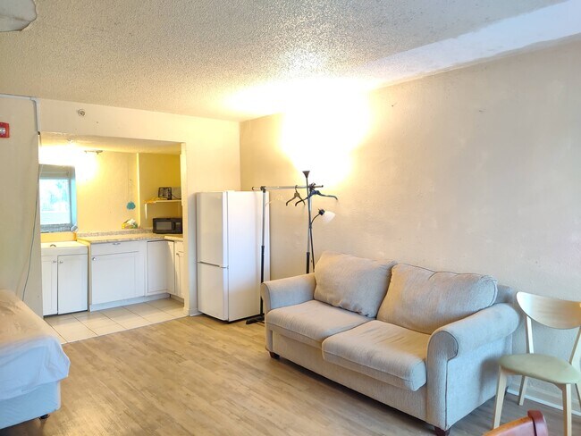 Building Photo - 2506 S Ocean Blvd