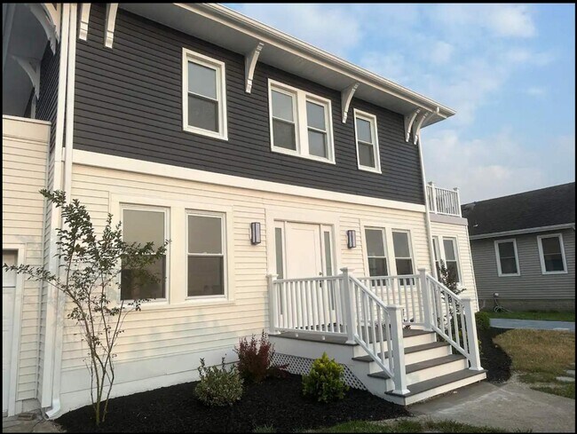 Building Photo - 208 Florence Ave