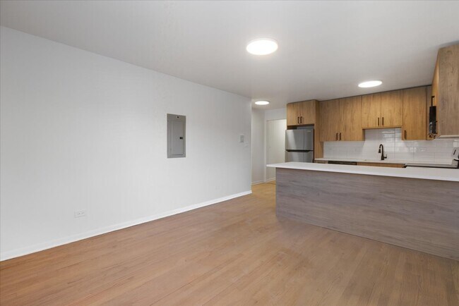 Foto del edificio - 7357 N Winchester Ave