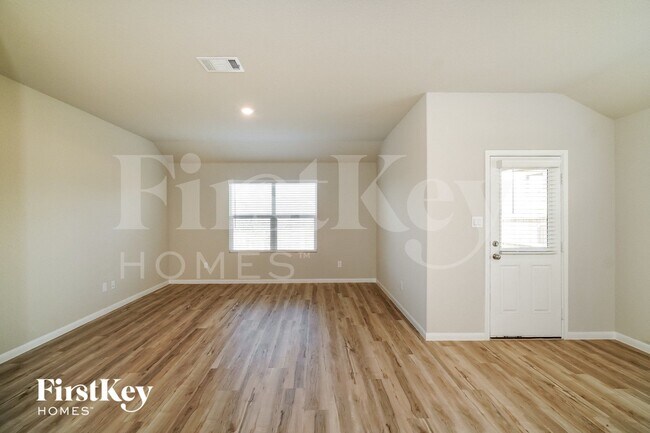 Foto del edificio - 6711 Hatchery Way