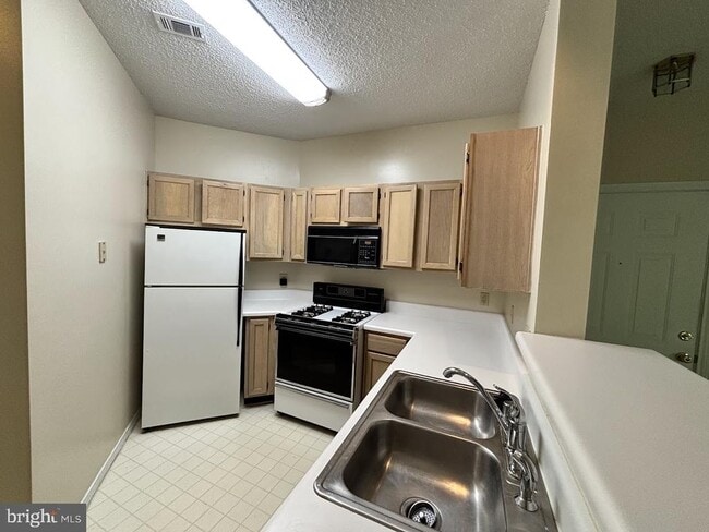 Foto del edificio - 4409 Fair Stone Dr