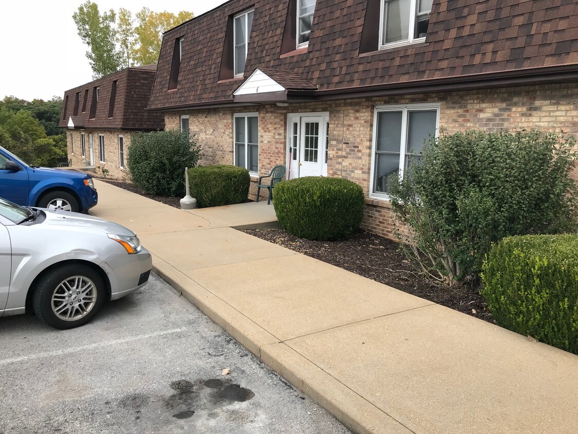 Primary Photo - 6 Fiedler Cir