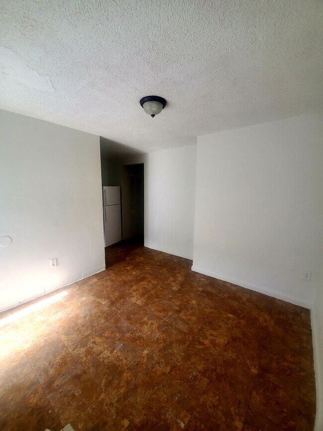 Building Photo - 419-449 NW 8th St