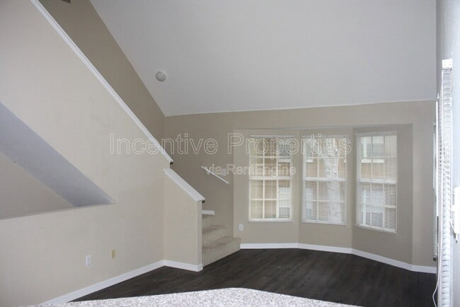 Foto del edificio - 6336 Raleigh St