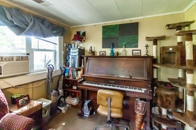 Foto del edificio - PRELEASING AUGUST 2024 - Large Back Porch