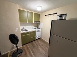Building Photo - 213 Elm