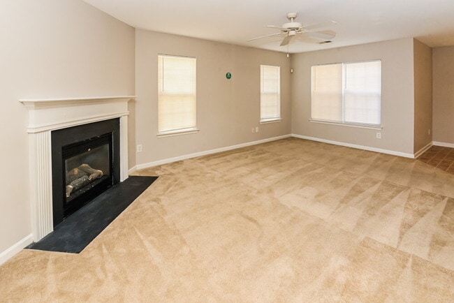 Foto del edificio - 5913 Brookfield Pointe Dr