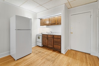 Building Photo - 1440 W Howard St