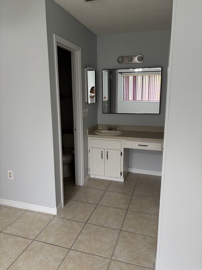 Building Photo - 471 Prestwick Pl