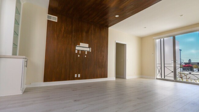 Foto del edificio - 1220 N Coast Hwy