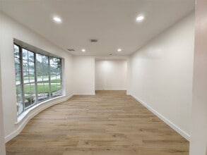 Building Photo - 4106 Clovernook Ln