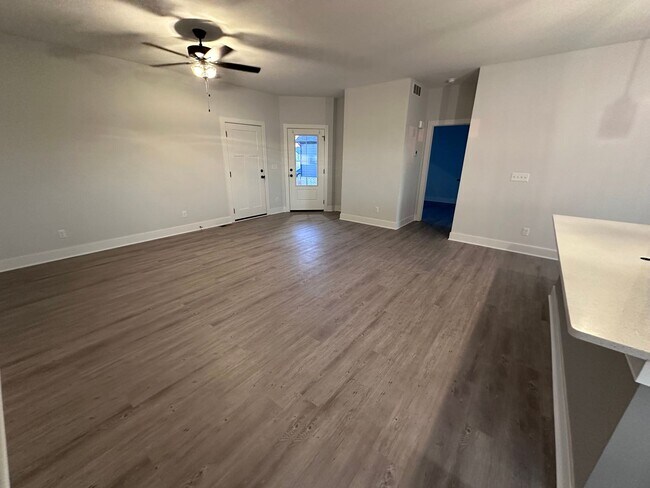 Building Photo - $1875- 4 bed 3 bath - New Build Duplex in a beautiful neighborhood!
