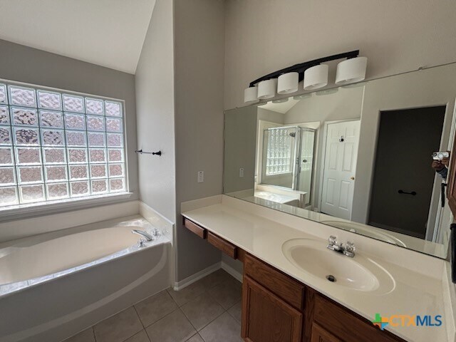 Foto del edificio - 111 Hackamore Ln