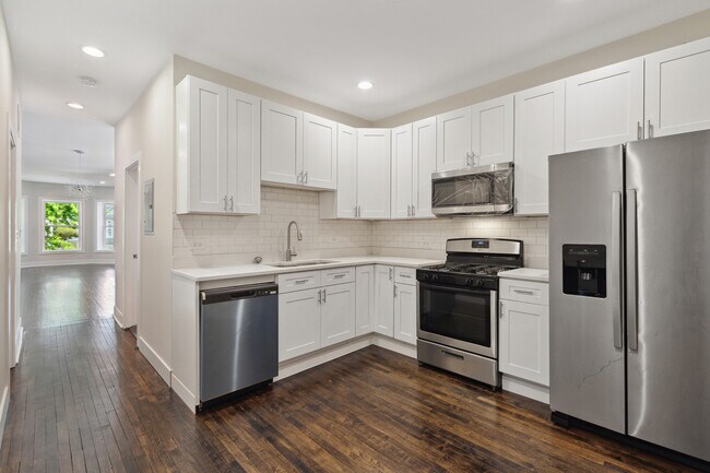 Building Photo - 6826 S Prairie Ave