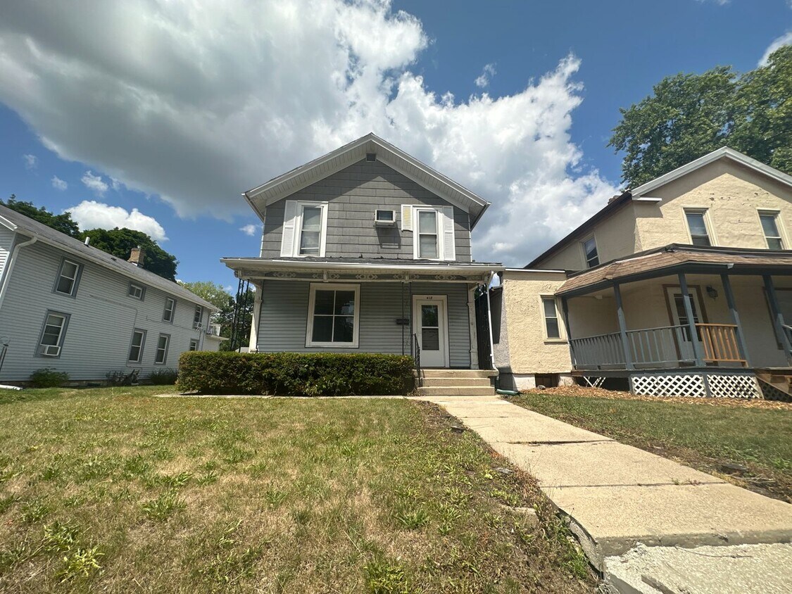 Foto principal - 4 Bedroom Single Family
