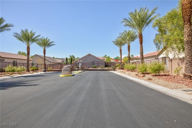 Foto del edificio - 5044 Walbrook Ln