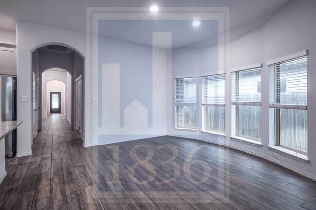 Foto del edificio - 308 Lacey Oak Lp