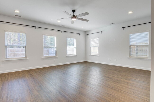 Building Photo - 1507 Dawn Mist Wy