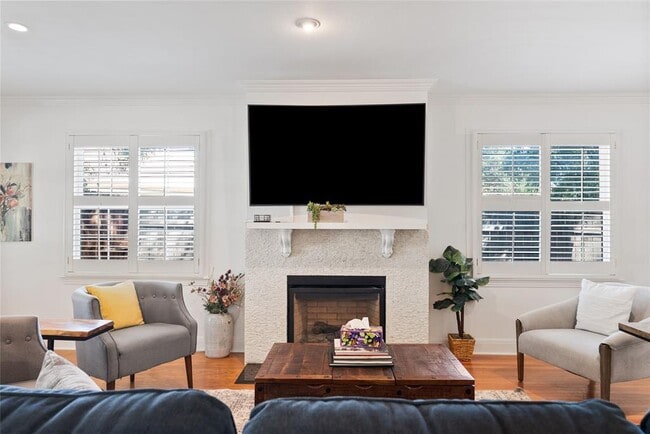 Building Photo - 2105 Westover Rd