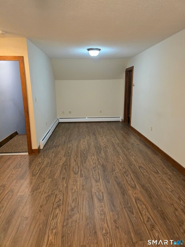 Building Photo - 527 Gilead St